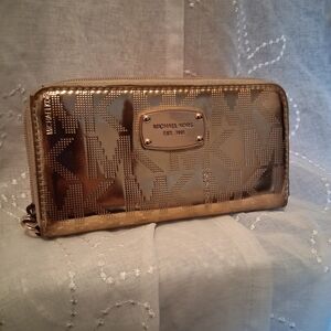 Michael Kors RoseGold Wallet